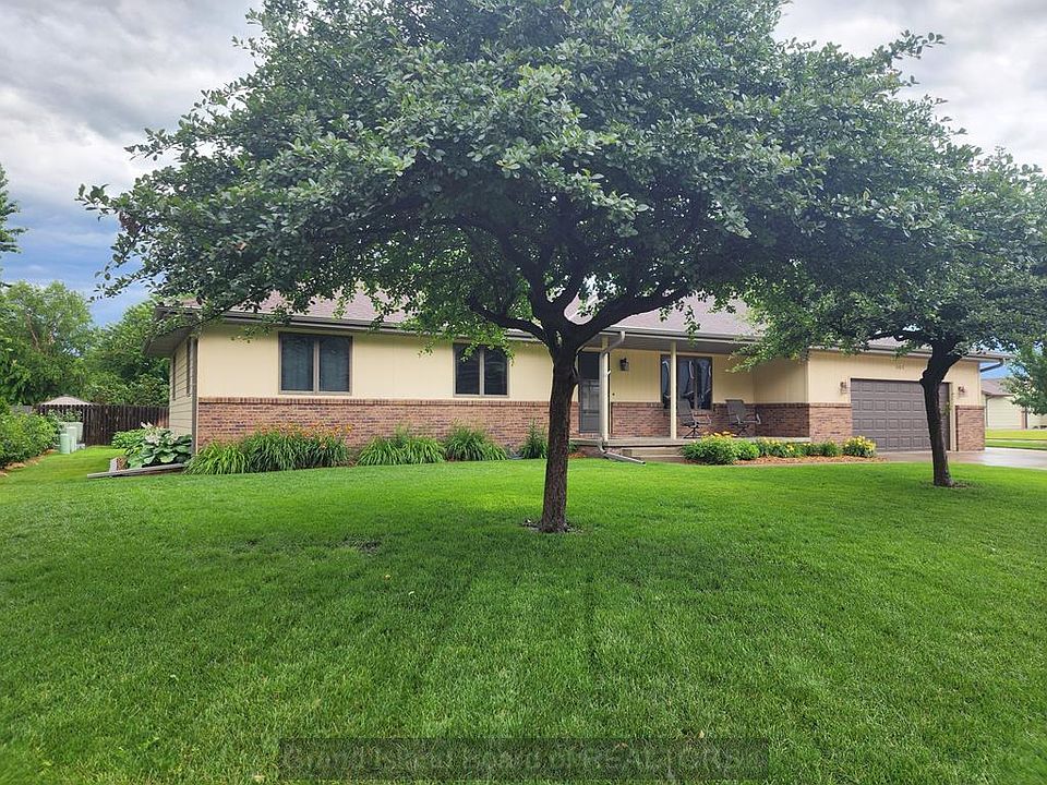 1st image of 905 Kennedy Dr