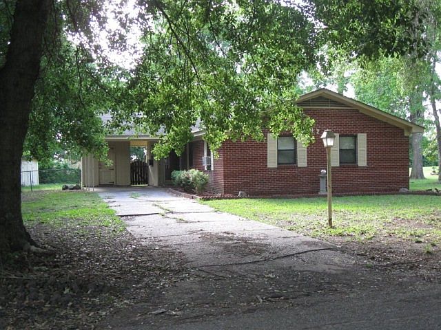 1st image of 920 E Lynne Cir