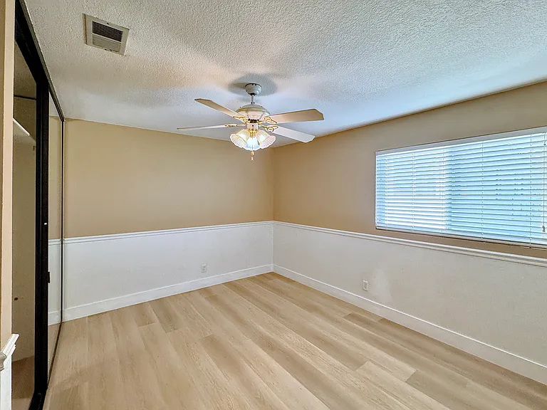 1652 Longview Dr — Photo 18