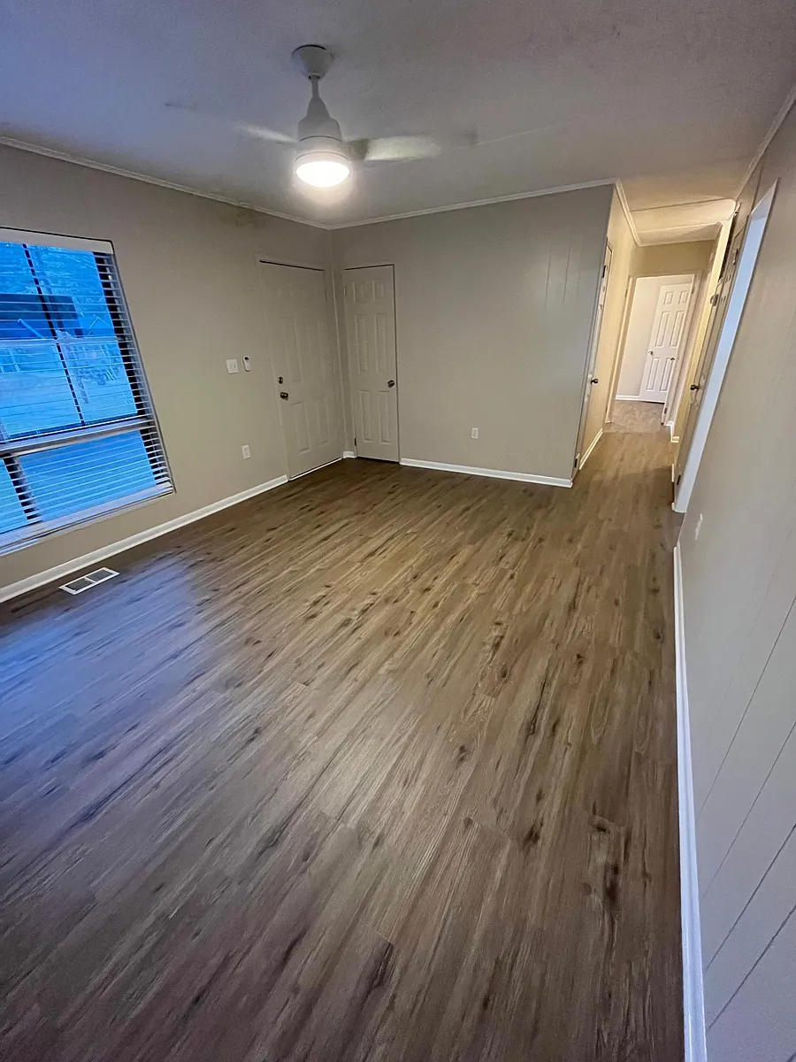 Livingroom - 2248 Deerwood Rd