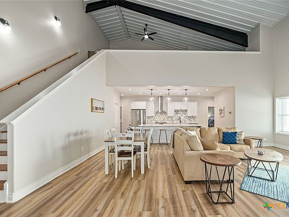 4th image of 178 Connelley Ln
