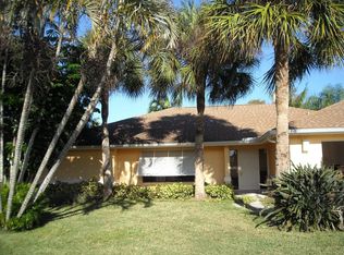 1825 Lotus Ln, Wellington, FL 33414