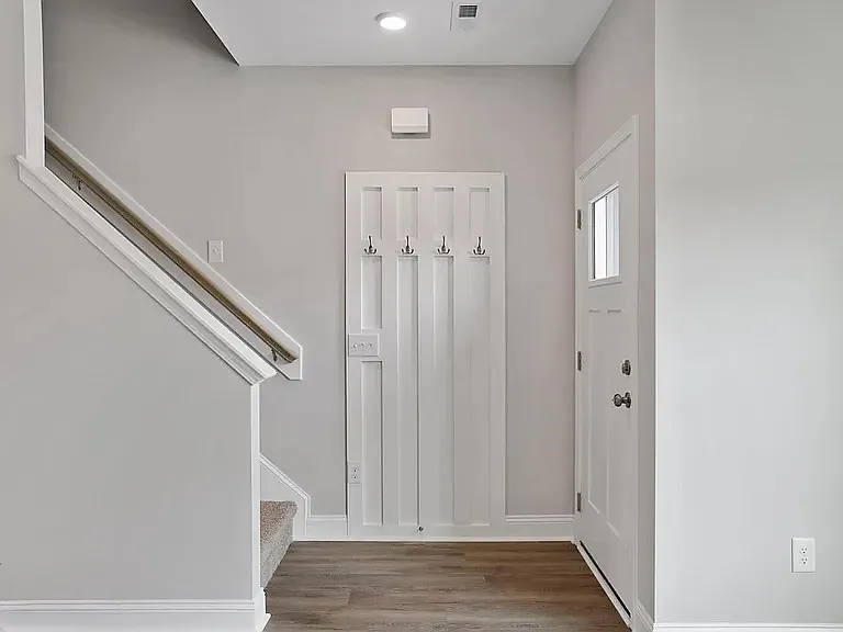 165 Loren Rd — Photo 2