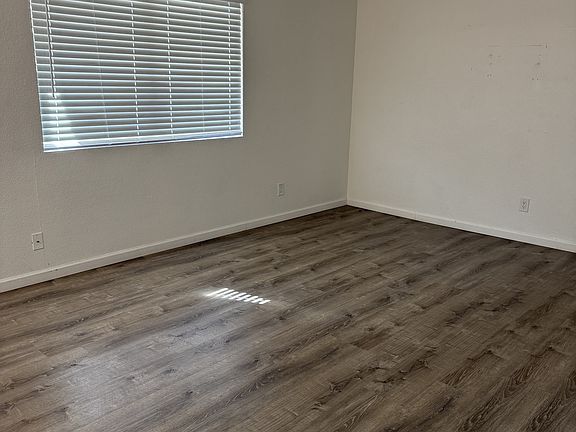 5th image of 2330 W Belmont Ave APT 7
