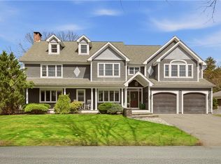 3 Deerfield Dr, Barrington, RI 02806