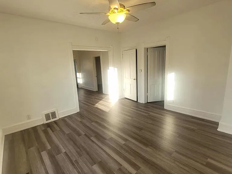117 E Reed — Photo 2