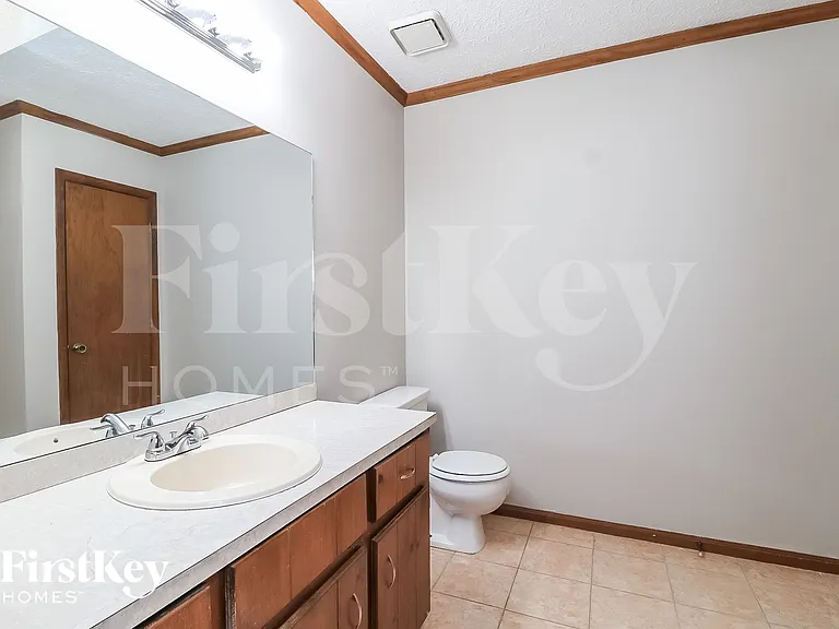 213 Park Ave — Photo 17