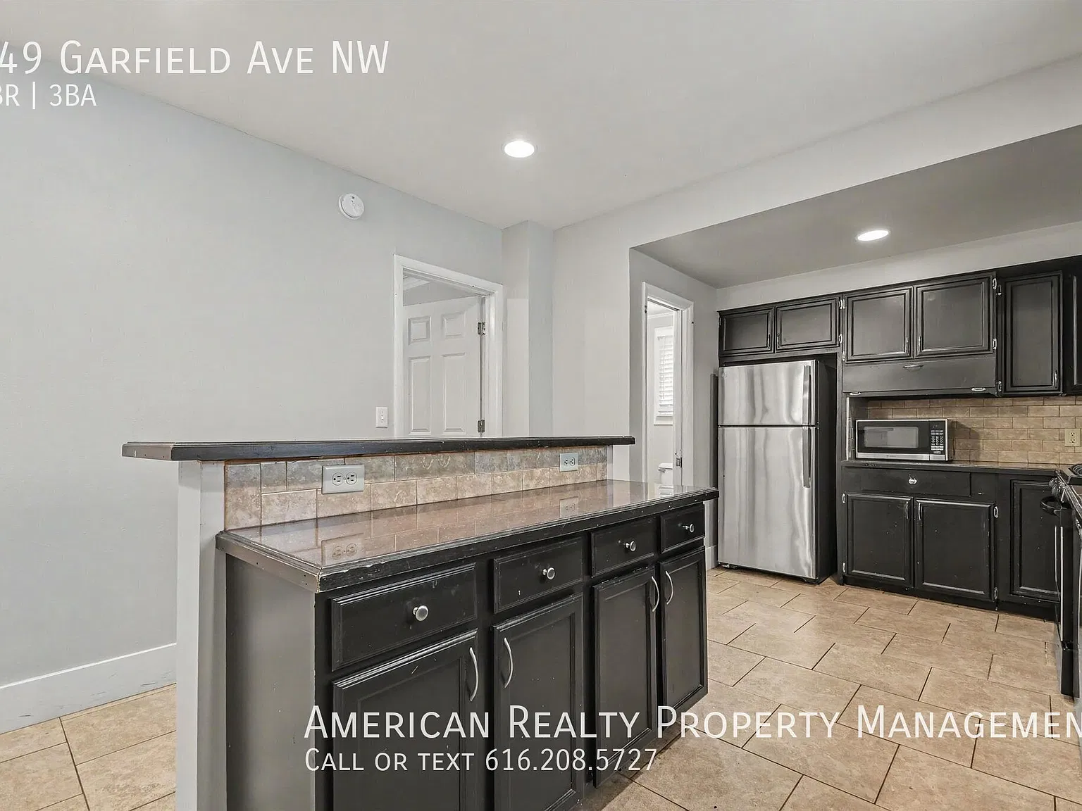 5 bed, 2.5 bath, 1443 sqft, $3,000 — Photo 3