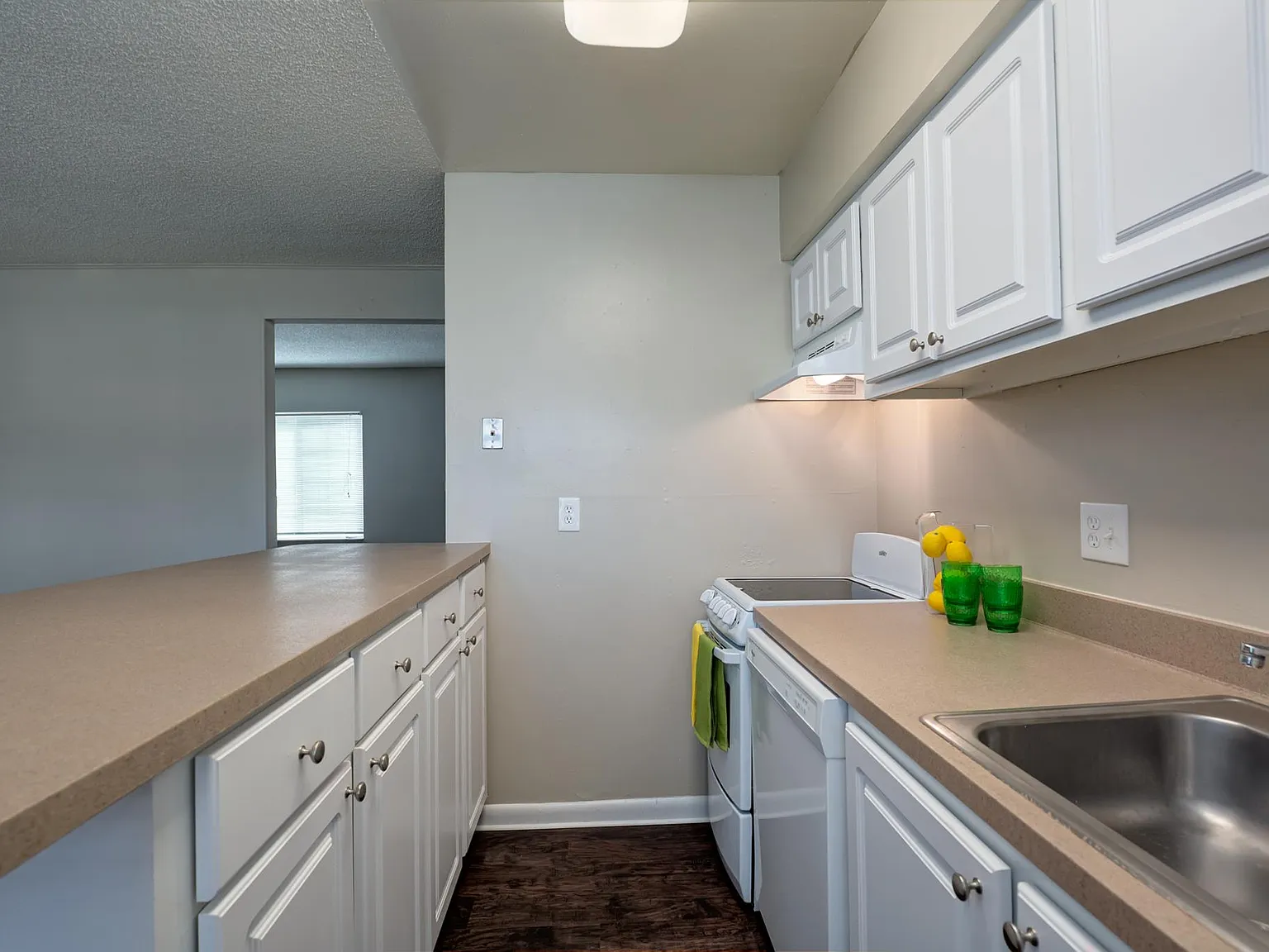 Studio, 620 sqft, $1,195 — Photo 4