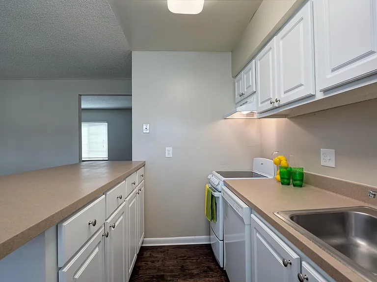 304 Bay Run St #1 — Photo 4