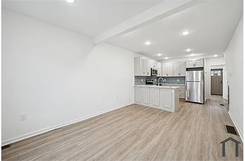 2553 S Dewey St #1 Photo 1