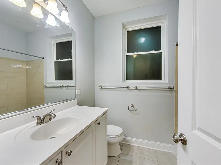 2621 W Leland Ave #1 — Photo 24