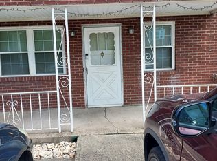 155 Palm Dr #B, Weirton, WV 26062