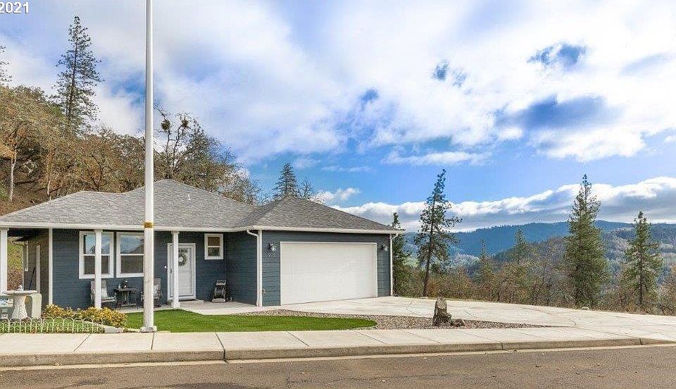 925 NE Ventura St, Roseburg, OR 97470 Zillow