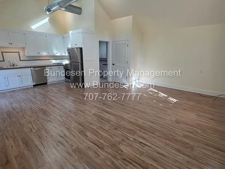 342 Church St — Photo 6