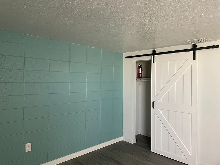 Remodeled, Top End UNM Area Studio Apts. in Great Community — Photo 30