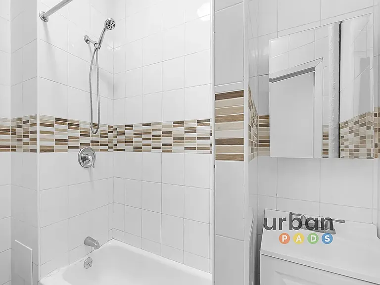 589 Saint Johns Pl #1 — Photo 9