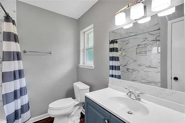 408 Marvin Gdns — Photo 10