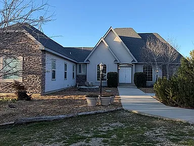 4480 W Lamont Rd — exterior photo