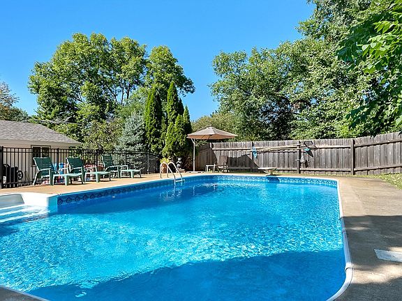 2nd image of 159 Elizabeth Ln