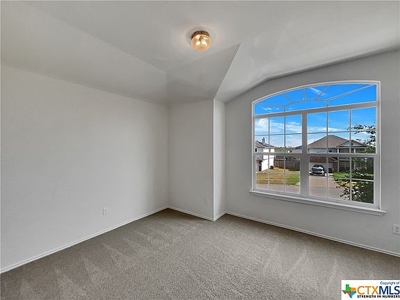 3rd image of 4704 Green Meadow St
