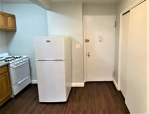 Sold by Dom Realty | media 3