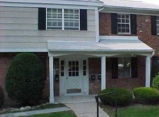 224 Parkside Dr, Suffern, NY 10901