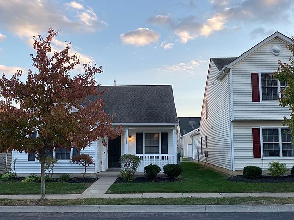 2nd image of 121 Feathertip Ln #121