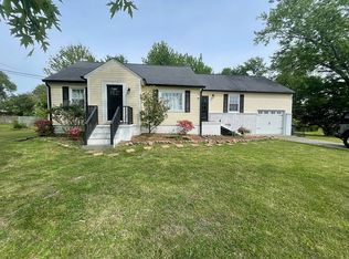 1114 Farris Dr, Knoxville, TN 37912