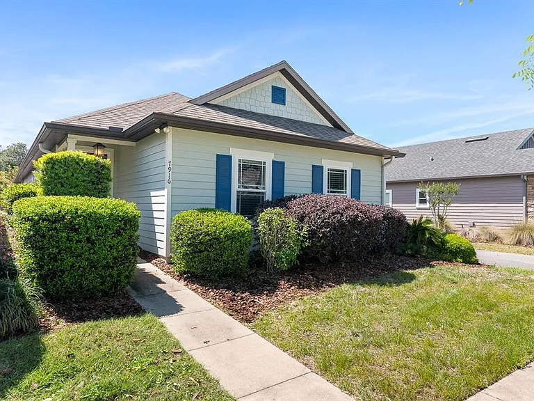 7916 SW 80th Dr — Photo 2
