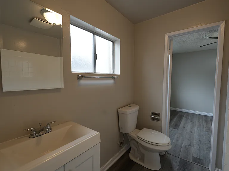 457 W Sepulveda St — Photo 22