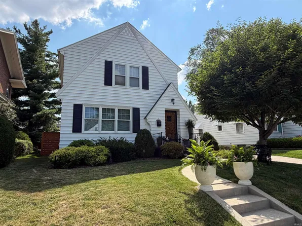 1607 Cherokee Rd, Fort Wayne, IN 46808