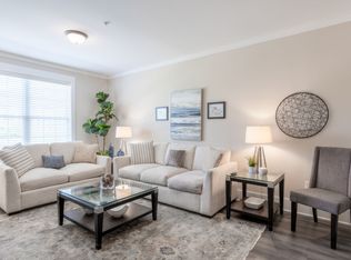 114 Riverside Dr #212, Matamoras, PA 18336