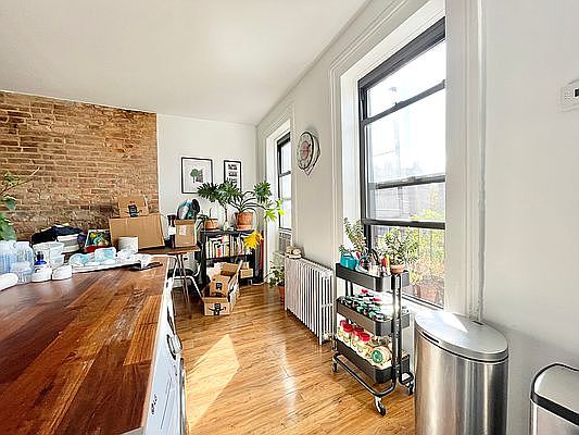 5th image of 162 Carroll St #3