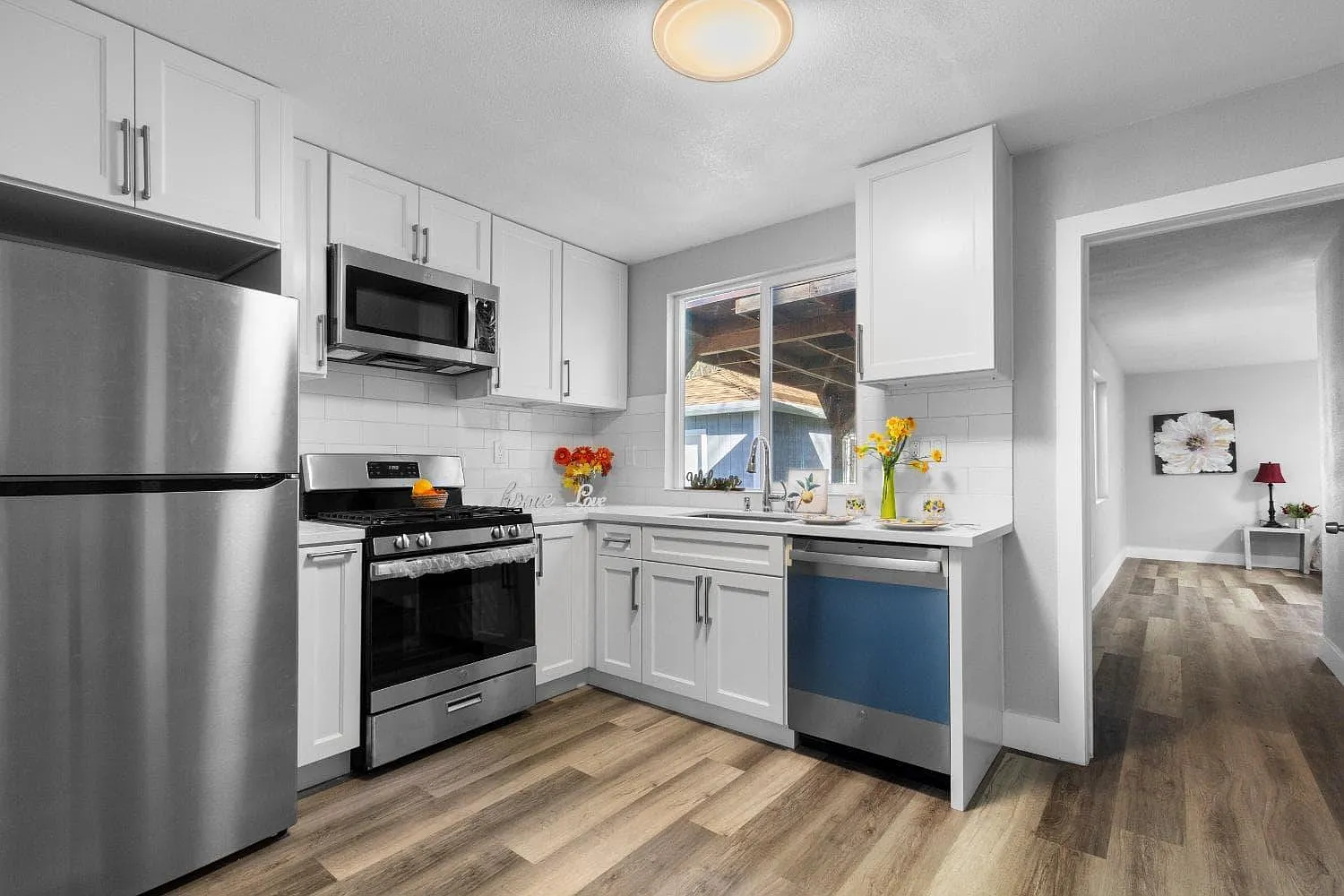 4 bed, 1.0 bath, 1580 sqft, $888 — Photo 3