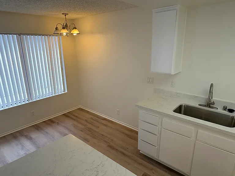 1210 S Sharon Cir #17 — Photo 8