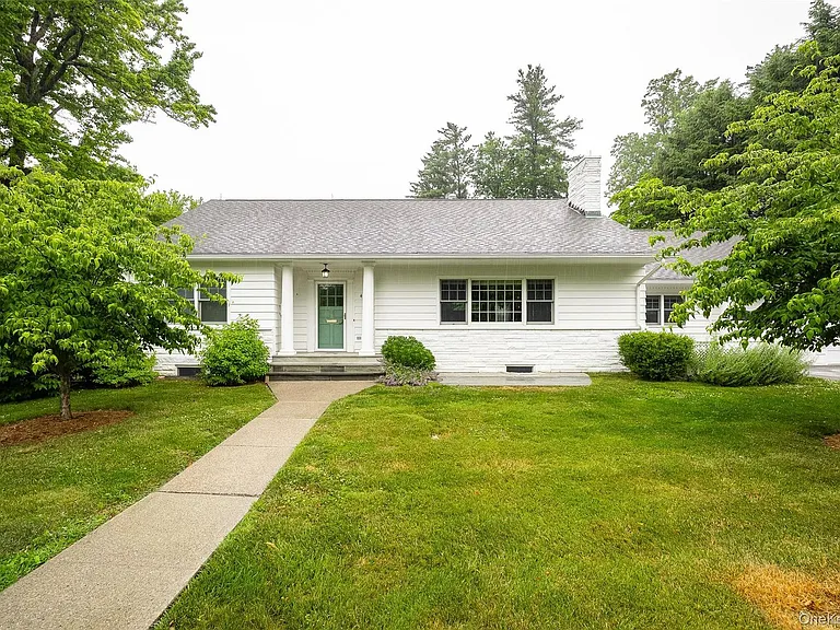 46 Barnard Ave — Photo 2