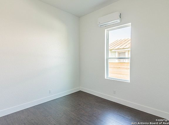 5th image of 432 S Olive St APT 3
