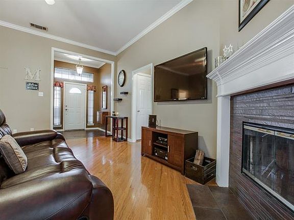 4th image of 7116 Ashworth Dr