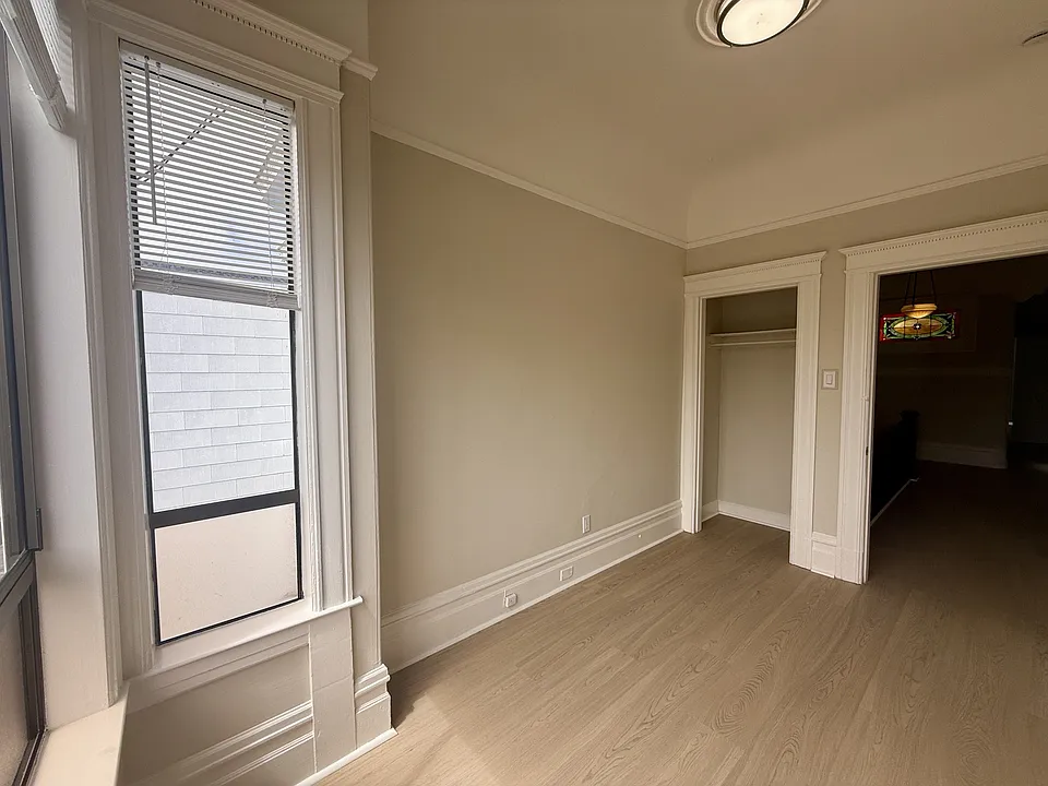 272 4th Ave #272