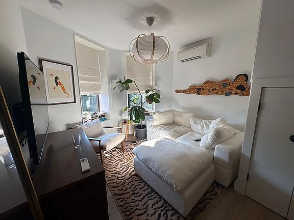 4th image of 38 Cooper St #307