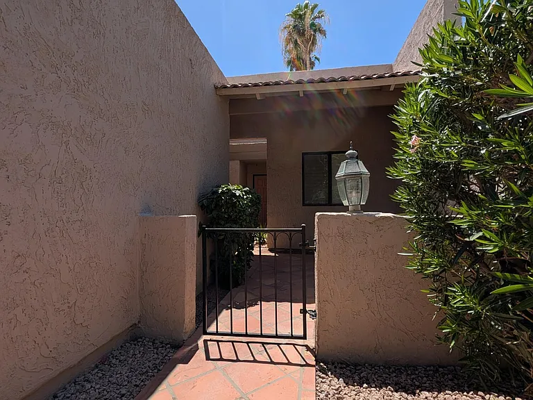 5650 N 78th Pl — Photo 2