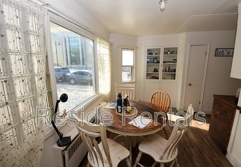 686 Darwin Ave #3 — Photo 2