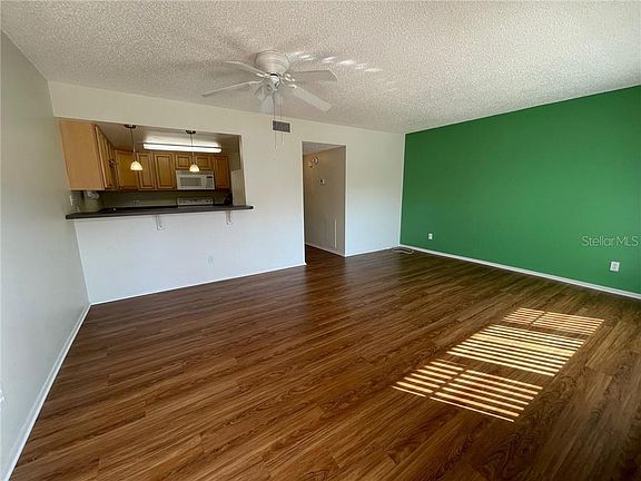 3rd image of 2458 Columbia Dr APT 40