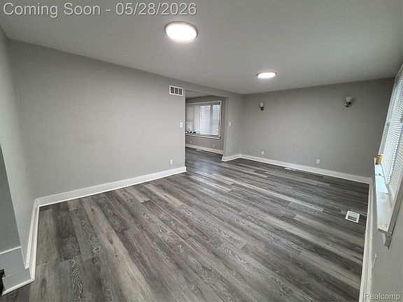 2nd image of 5814 Haverhill St