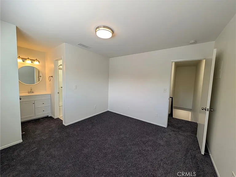 529 E Colorado Blvd #D — Photo 28