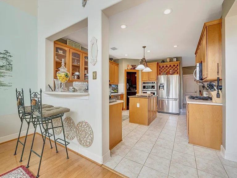1639 Lakeside Enclave Dr — Photo 15