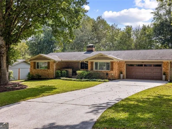 2587 Windwood Ct, Dunwoody, GA 30360