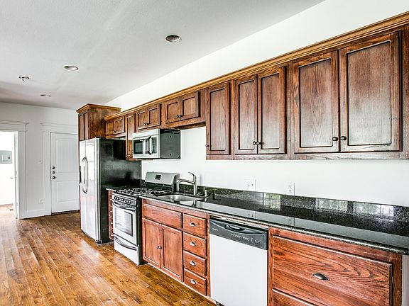 5th image of 836 N Madison Ave #4