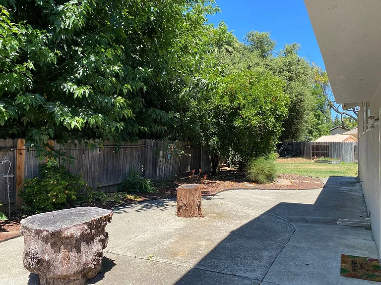 649 Corte Castro — Photo 11